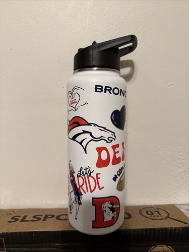 Broncos ladies team - broncos, water